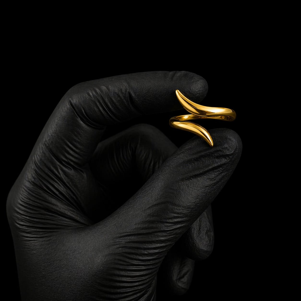 𝐄𝐥𝐞𝐠𝐚𝐧𝐭 𝐆𝐨𝐥𝐝 𝐂𝐮𝐫𝐯𝐞𝐝 𝐖𝐫𝐚𝐩 𝐀𝐝𝐣𝐮𝐬𝐭𝐚𝐛𝐥𝐞 𝐑𝐢𝐧𝐠 𝐟𝐨𝐫 𝐖𝐨𝐦𝐞𝐧 – 𝐌𝐢𝐧𝐢𝐦𝐚𝐥𝐢𝐬𝐭 𝐌𝐨𝐝𝐞𝐫𝐧 𝐃𝐞𝐬𝐢𝐠𝐧, 𝐀𝐧𝐭𝐢-𝐓𝐚𝐫𝐧𝐢𝐬𝐡 𝐒𝐭𝐚𝐢𝐧𝐥𝐞𝐬𝐬 𝐒𝐭𝐞𝐞𝐥