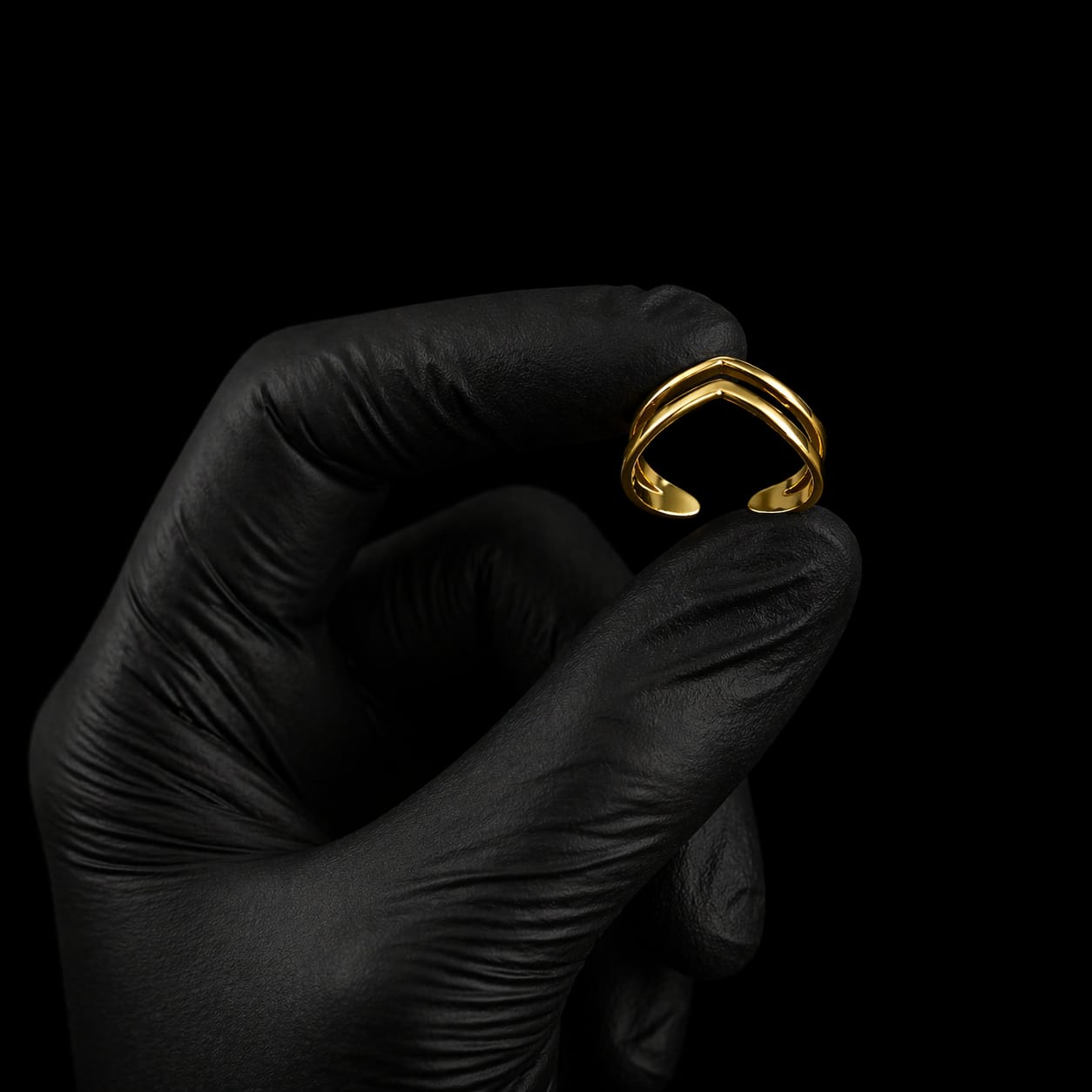 𝐄𝐥𝐞𝐠𝐚𝐧𝐭 𝐆𝐨𝐥𝐝 𝐂𝐮𝐫𝐯𝐞𝐝 𝐖𝐫𝐚𝐩 𝐀𝐝𝐣𝐮𝐬𝐭𝐚𝐛𝐥𝐞 𝐑𝐢𝐧𝐠 𝐟𝐨𝐫 𝐖𝐨𝐦𝐞𝐧 – 𝐌𝐢𝐧𝐢𝐦𝐚𝐥𝐢𝐬𝐭 𝐌𝐨𝐝𝐞𝐫𝐧 𝐃𝐞𝐬𝐢𝐠𝐧, 𝐀𝐧𝐭𝐢-𝐓𝐚𝐫𝐧𝐢𝐬𝐡 𝐒𝐭𝐚𝐢𝐧𝐥𝐞𝐬𝐬 𝐒𝐭𝐞𝐞𝐥