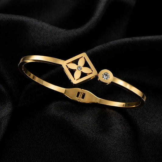 𝐆𝐨𝐥𝐝𝐞𝐧 𝐅𝐥𝐨𝐫𝐚𝐥 𝐂𝐥𝐨𝐯𝐞𝐫 𝐁𝐫𝐚𝐜𝐞𝐥𝐞𝐭