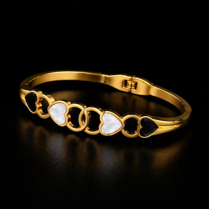 𝐆𝐨𝐥𝐝𝐞𝐧 𝐋𝐚𝐲𝐞𝐫𝐞𝐝 𝐇𝐞𝐚𝐫𝐭  𝐁𝐫𝐚𝐜𝐞𝐥𝐞𝐭